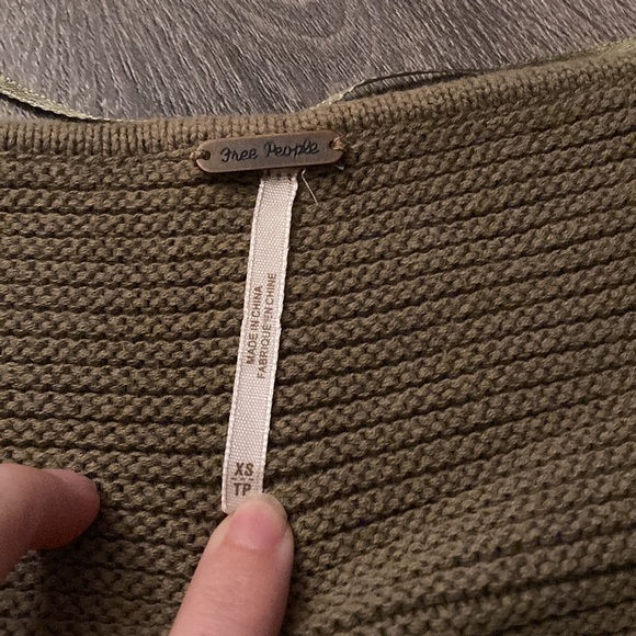 free people la brea v neck sweater in drab olive / army green - Picture 3 of 10